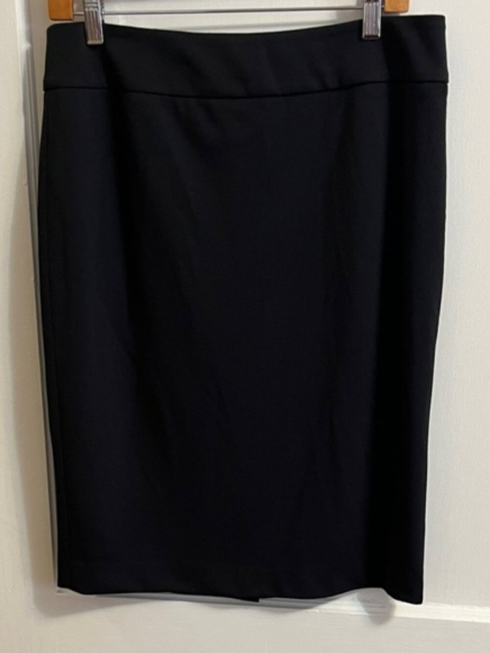 Elegant Black Pencil Skirt